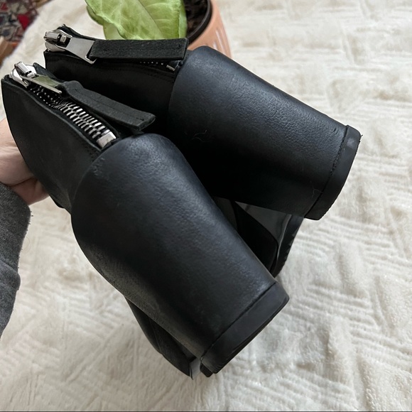 John Fluevog prepare Axe Black Leather Slit Open-Toe Platform Sandals size 9 - Picture 9 of 14